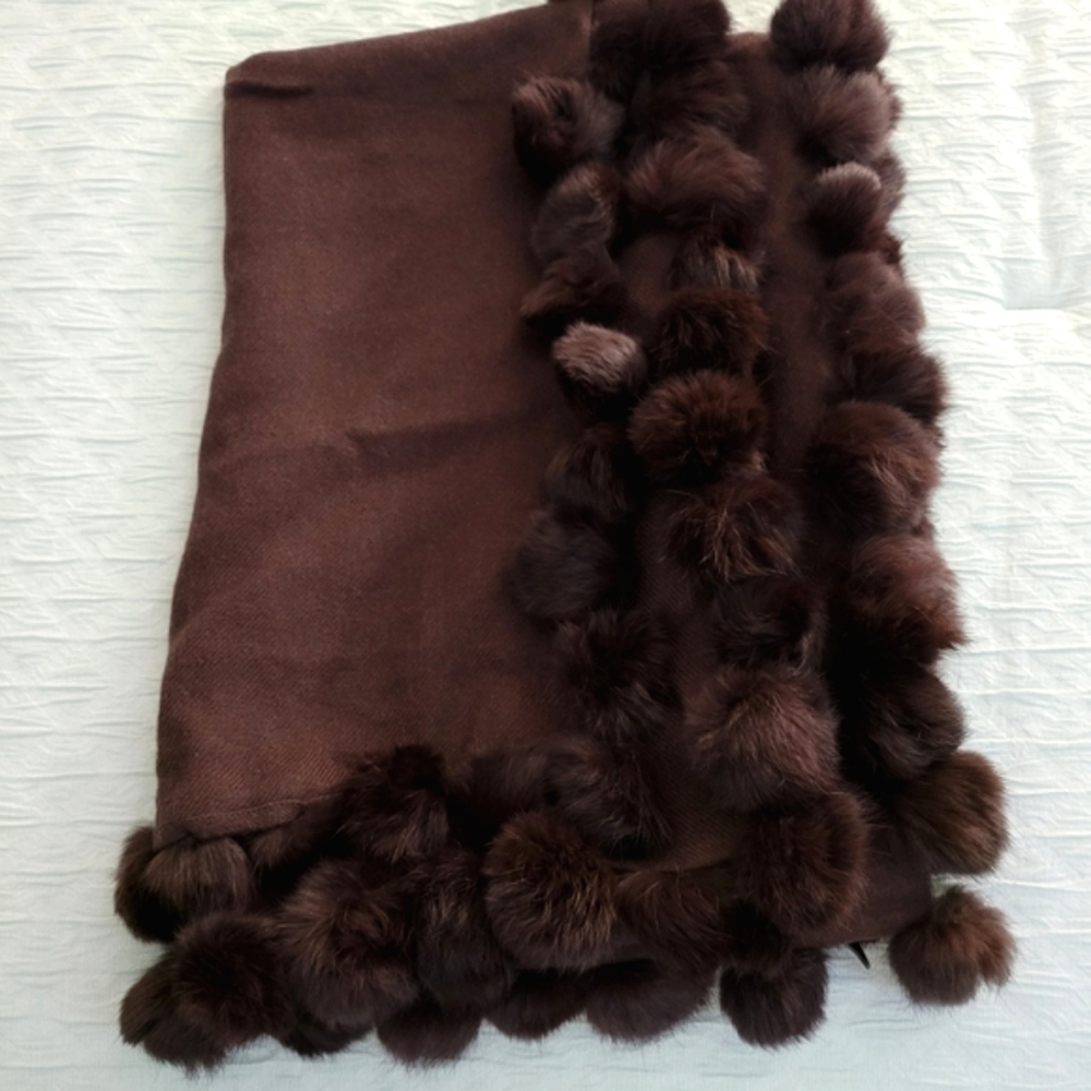 Valerie Stevens scarf - Picture 1 of 5
